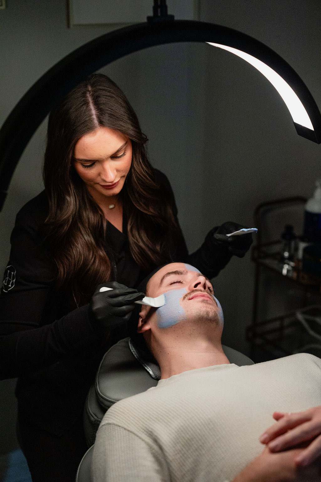 Benefits of a Gentleman’s Facial Men’s facial skincare treatment to improve skin texture and hydration.