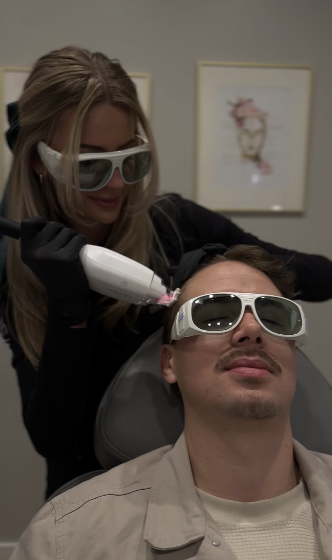 KeraLase Hair Restoration at Hūe Aesthetics KeraLase laser hair restoration treatment at Hūe Aesthetics.